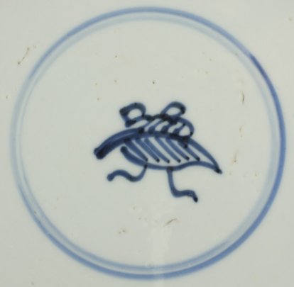 2011669 Symbol mark, Artemisia leaf, in a double circle, underglaze blue.