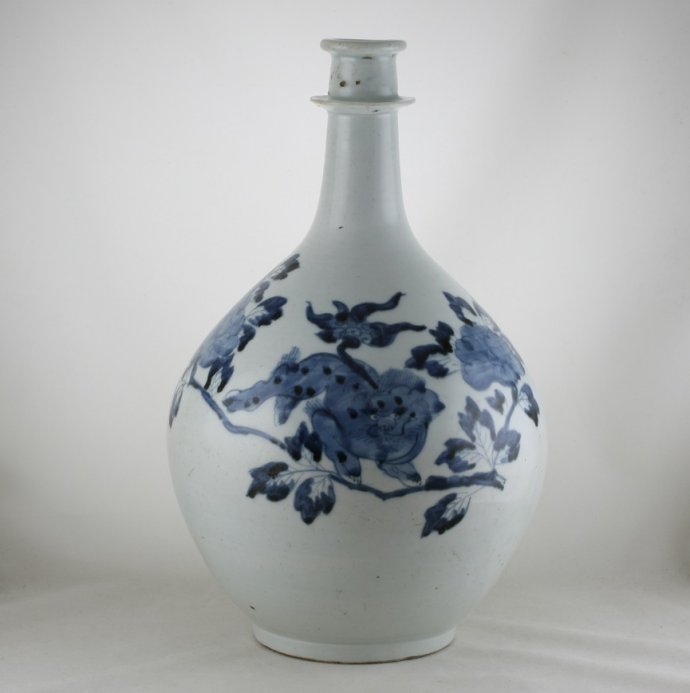 A FINE AND RARE JAPANESE ARITA VASE & COVER, Last quarter of the 17th  centuy